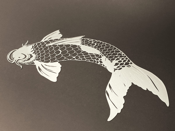 鉄板を紙のように切る——1000Wファイバーレーザーの実力