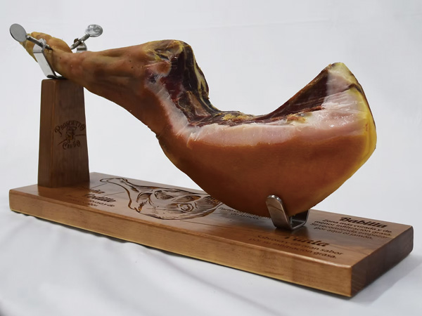 生ハム台へのレーザー彫刻。付加価値を生む一手