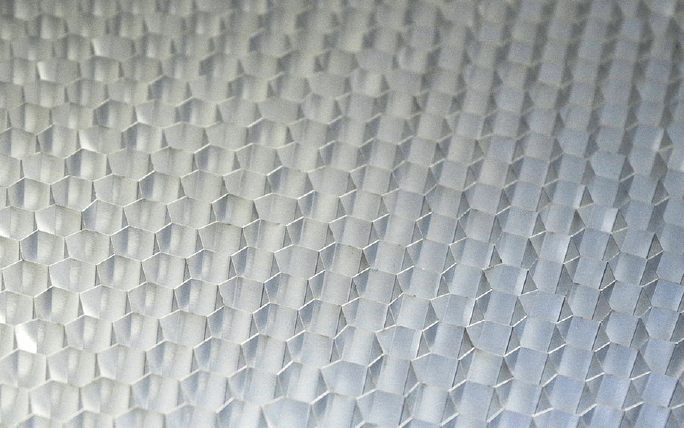 標準搭載のハニカムテーブル