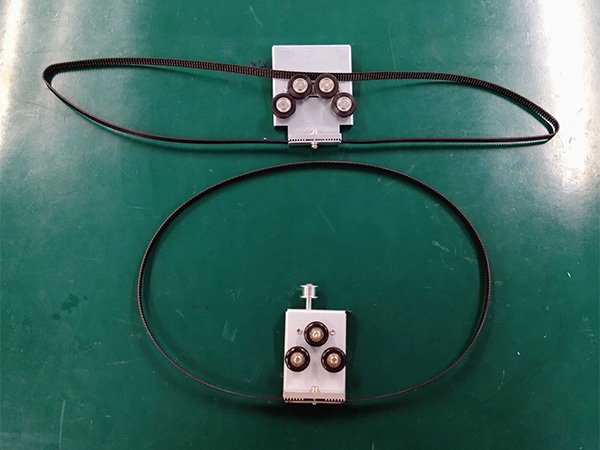 Xレールを動かすと「ガックン」とする